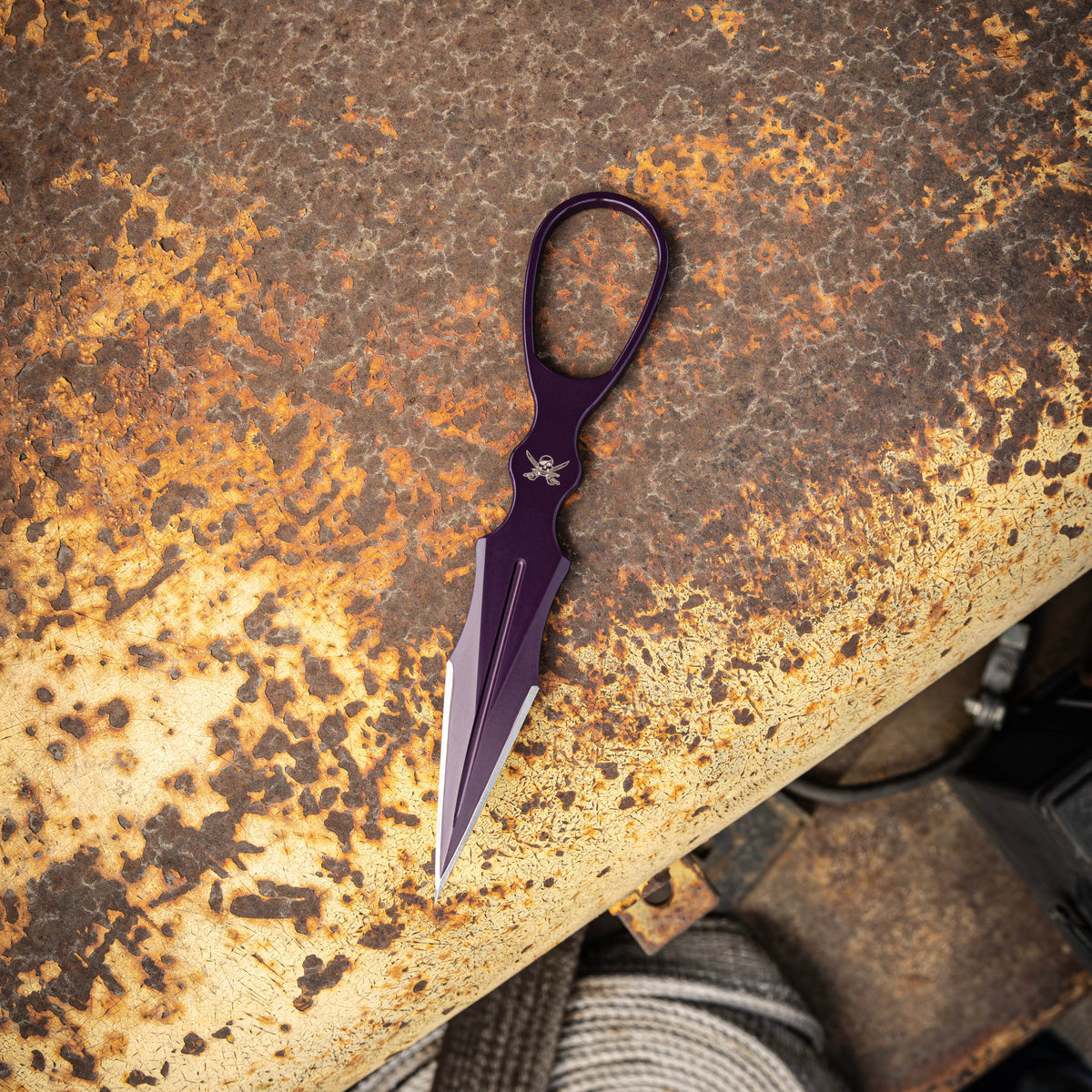 SKALLYWAG TACTICAL D2 DAGGER - Purple