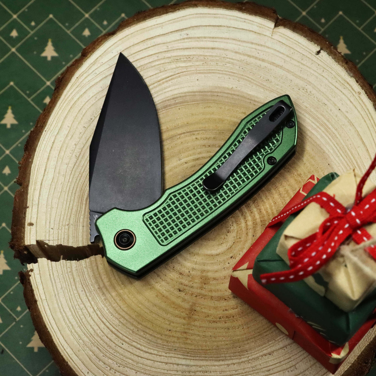TENABLE KNIVES Entity Button Lock Folding Knife - 3.52'' Blackwash 14C28N Blade | Dark Green Aluminum Handle| Nalu Knives - B1036F2