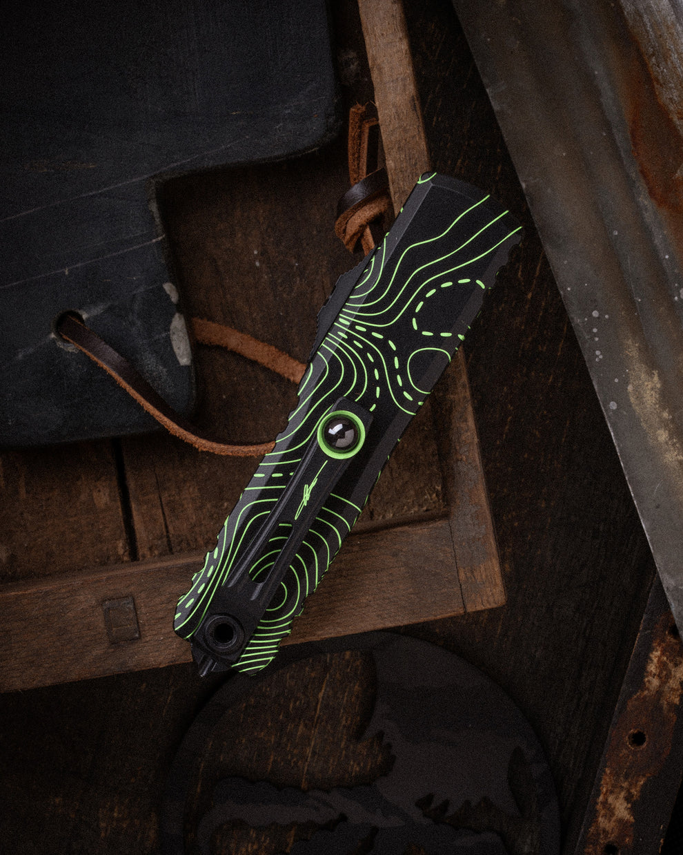 MICROTECH UTX-85® GEN IV T/E SIGNATURE SERIES TOPOGRAPHIC BLACK AND PARAKEET GREEN CAMO PARTIAL SERRATED (12334-2TPBKPGCS)