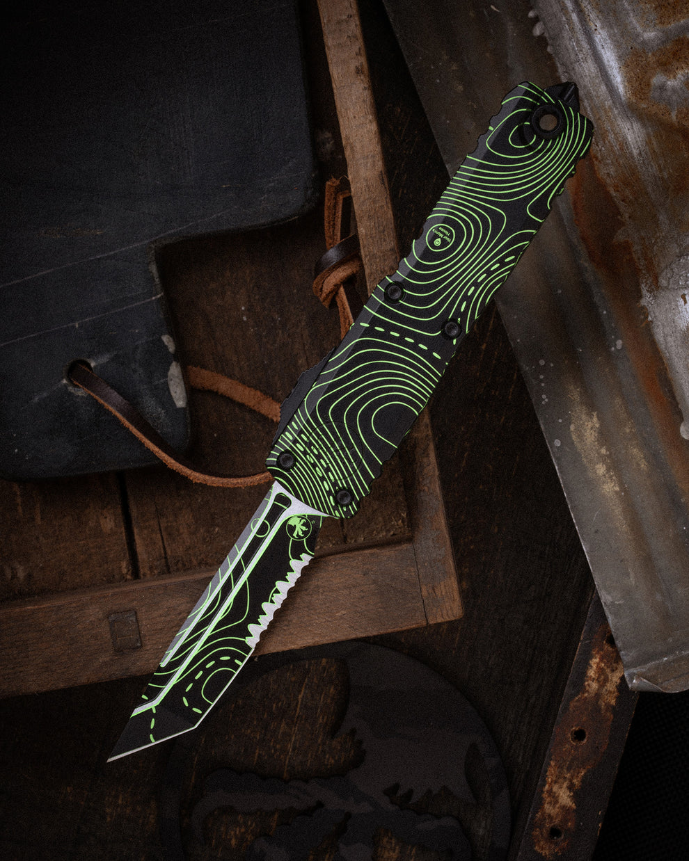 MICROTECH UTX-85® GEN IV T/E SIGNATURE SERIES TOPOGRAPHIC BLACK AND PARAKEET GREEN CAMO PARTIAL SERRATED (12334-2TPBKPGCS)