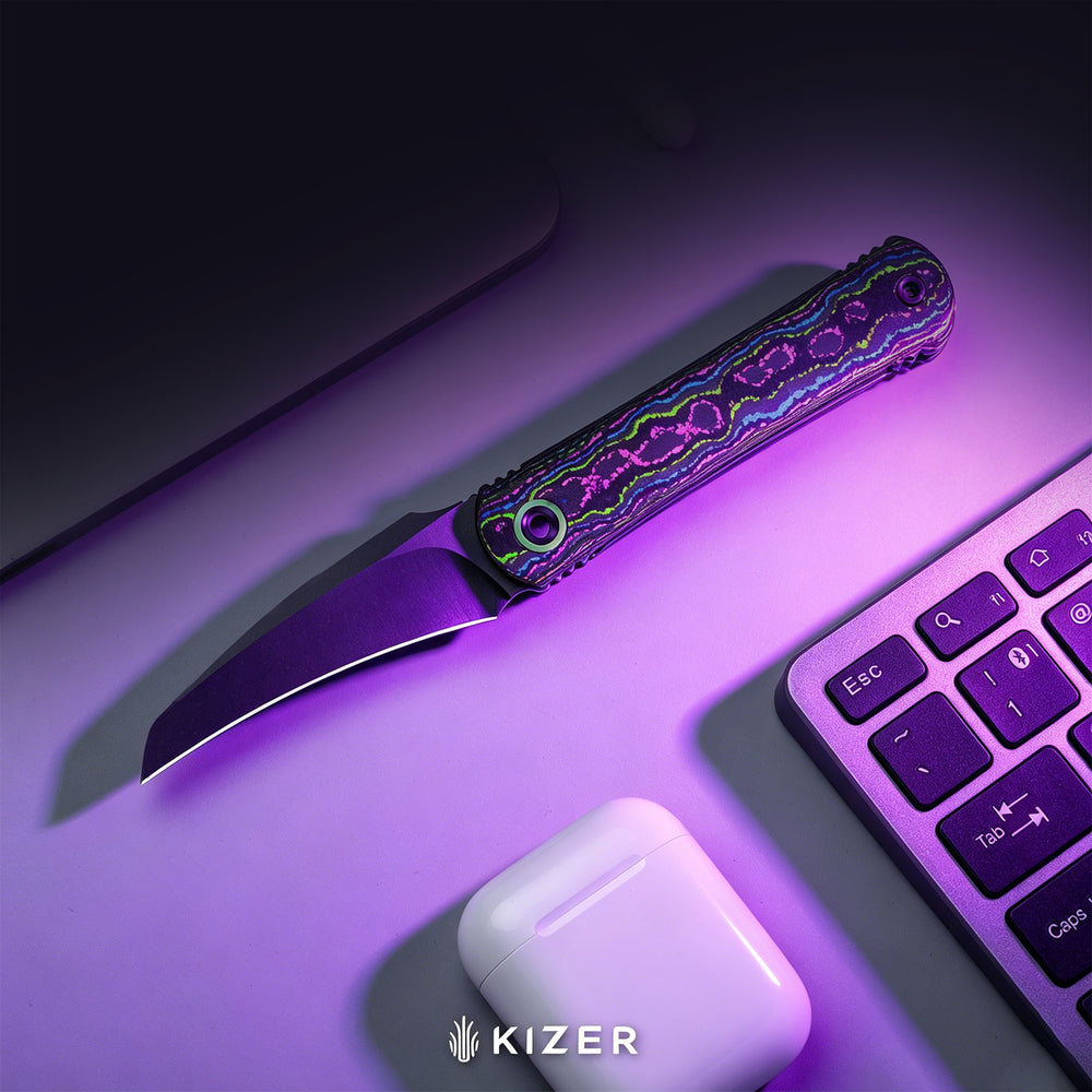 KIZER CUTLERY Feist 3 | CPM S90V + Stonewashed & Flat Brushed | Clip Point | Titanium & CamoCarbon Damtanium | KizerX™ 3499.3A2