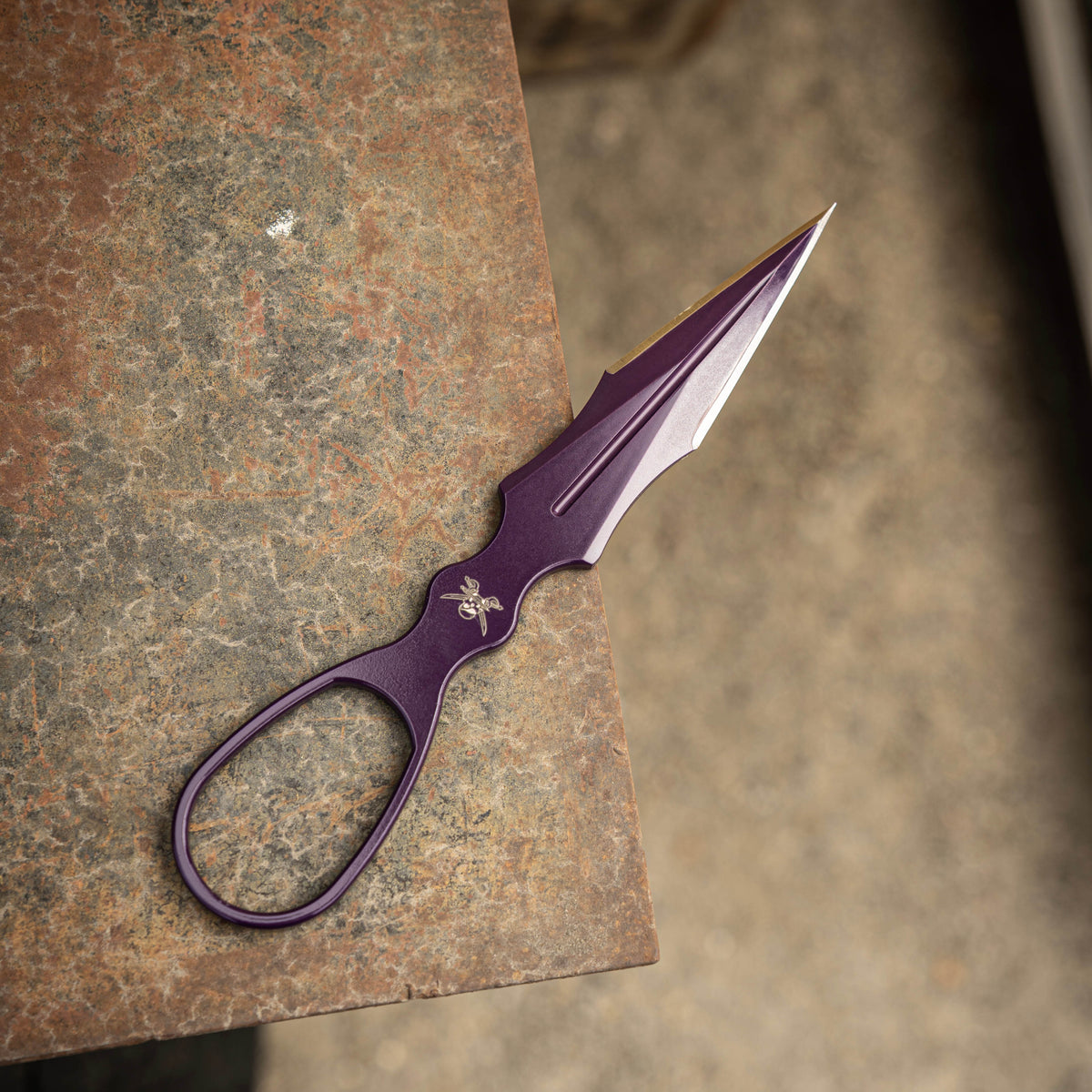 SKALLYWAG TACTICAL D2 DAGGER - Purple