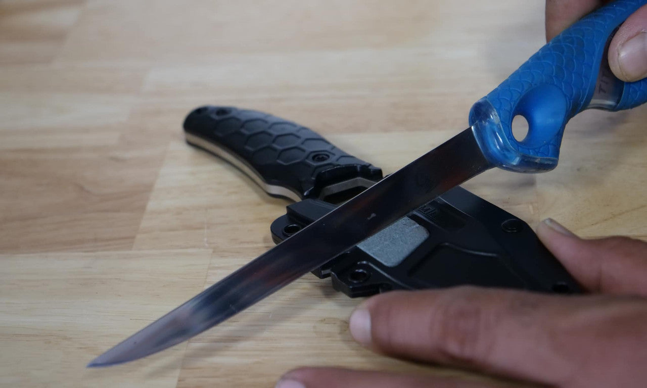 Camillus Comb Black Fixed Blade Knife