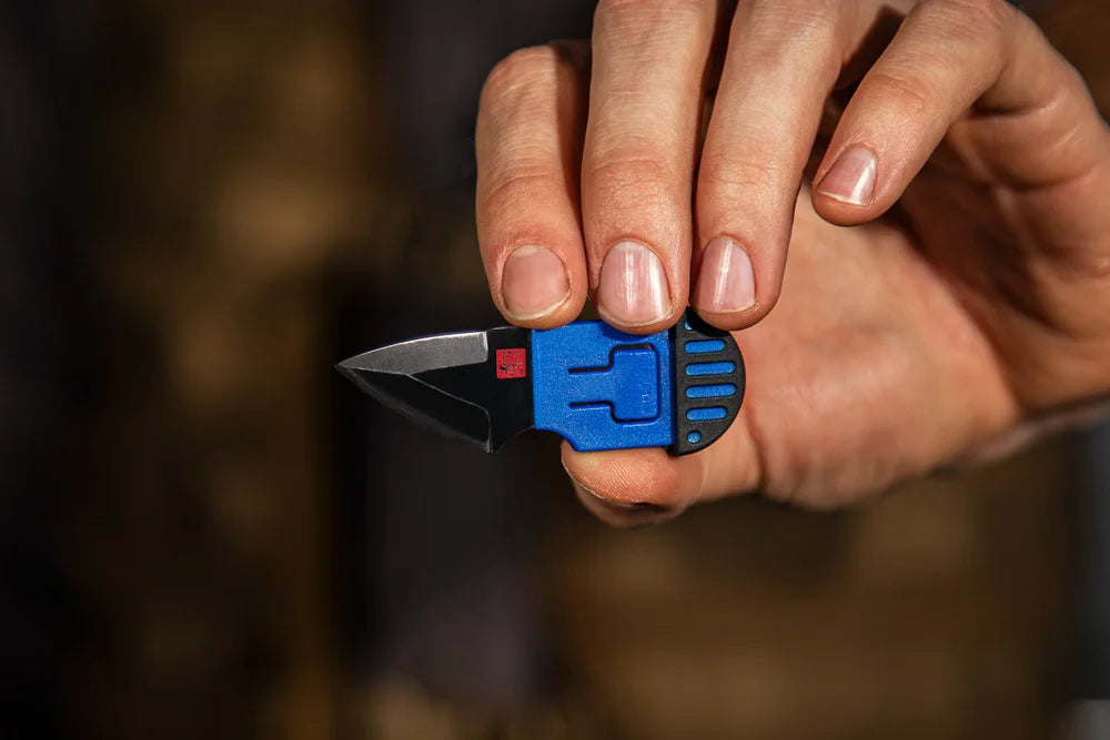 AL MAR 1.3" Stinger Keychain Blue