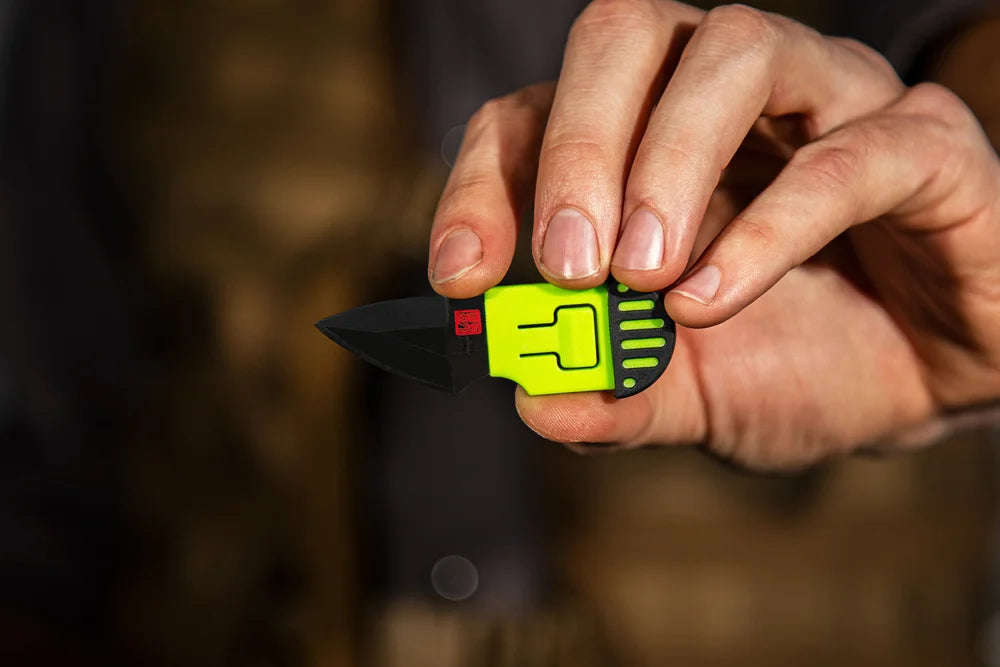 AL MAR 1.3" Stinger Keychain Green