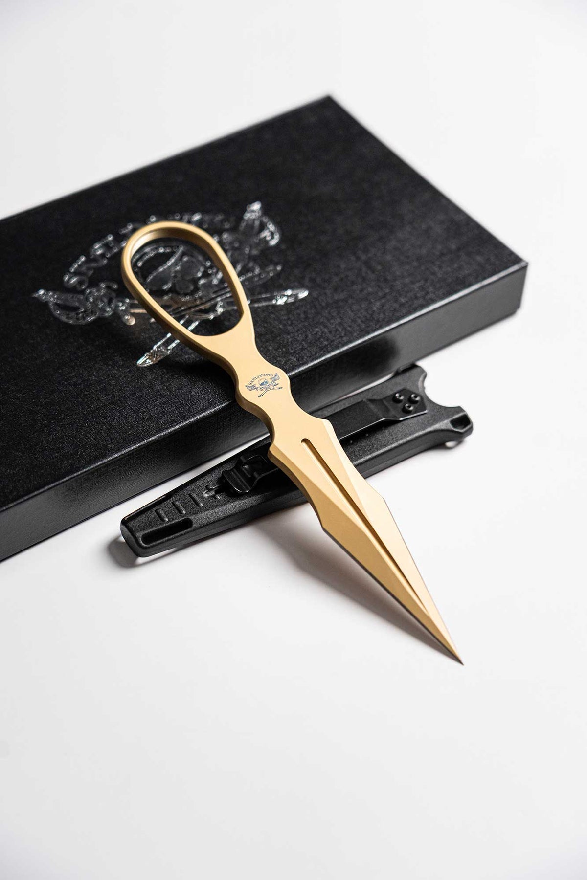 SKALLYWAG TACTICAL D2 DAGGER - Bounty Gold