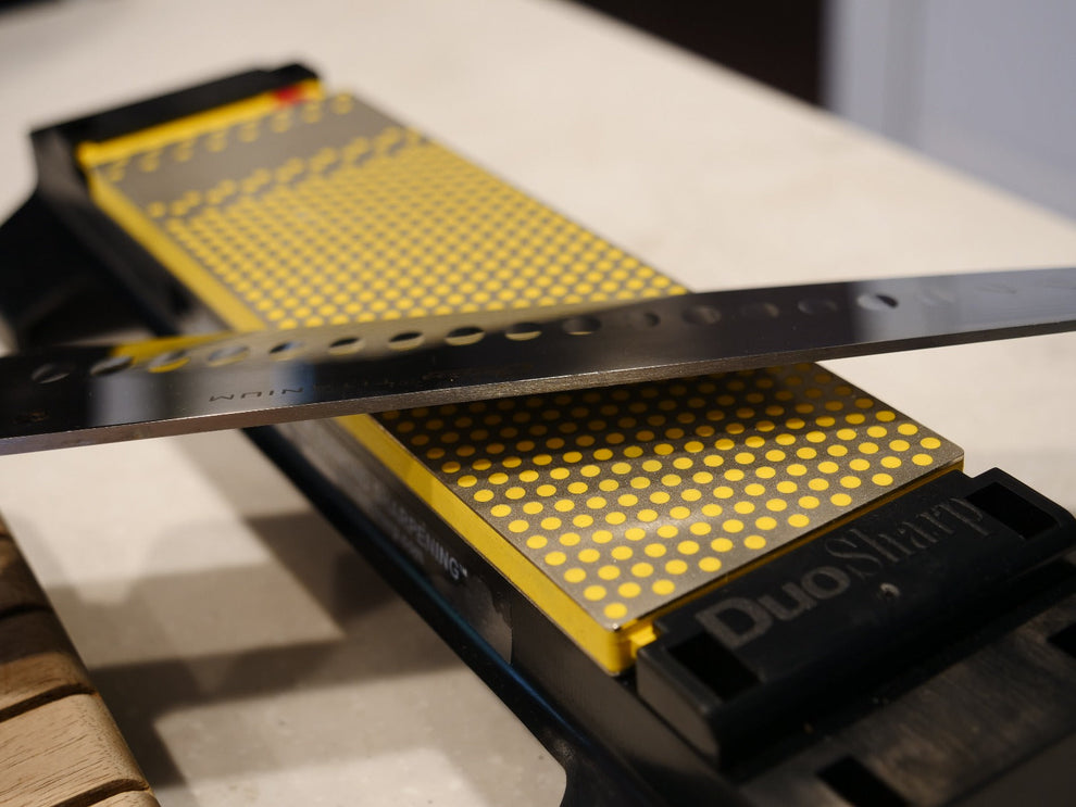 DMT 10-in. DuoSharp Bench Stone with Base - Extra-Fine / Fine