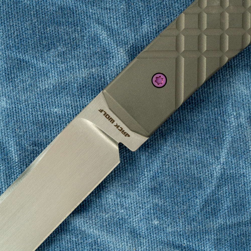 JACK WOLF KNIVES PIONEER FIXEDC - TITANIUM CROSS HATCH 2 HAND SATIN