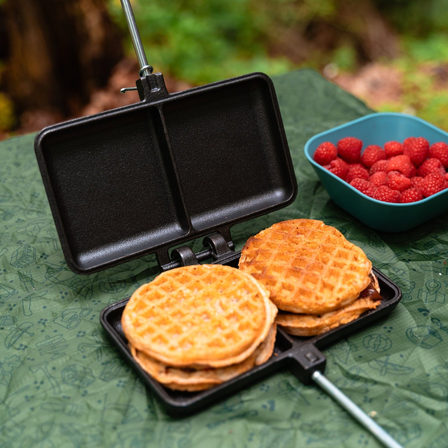 COGHLAN'S Double Cast Iron Camp Cooker