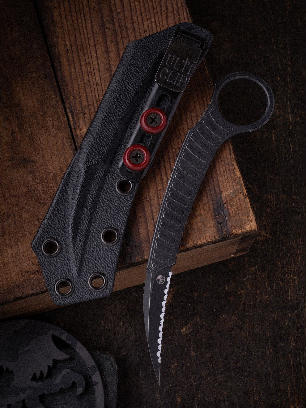 Microtech Feather Signature Series S/E Distressed Black Full Serrated Flag (215-3DBKS-FLAG)