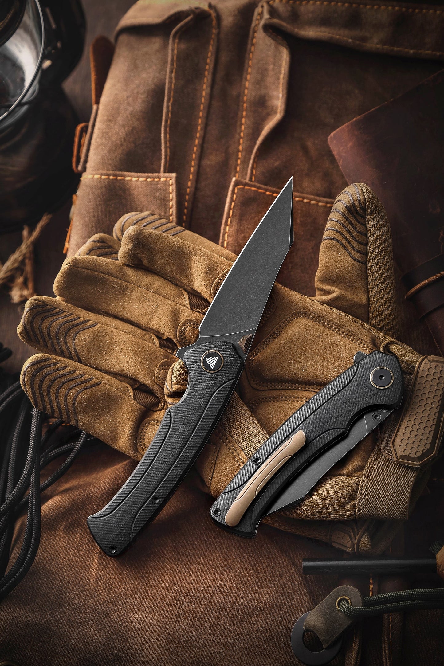 TRIVISA Lynx-03B Thumb Stud,3.66" S35VN Steel,G10 Handle