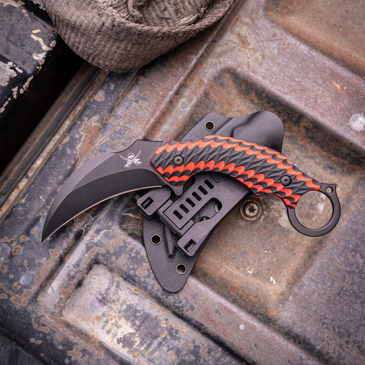 SKALLYWAG TACTICAL Deep 6 Karambit - Black/Red