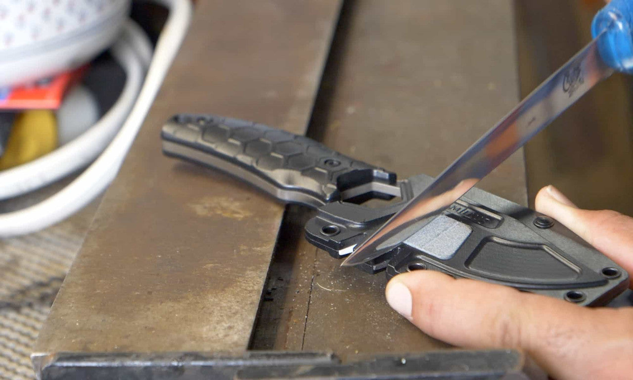 Camillus Comb Black Fixed Blade Knife