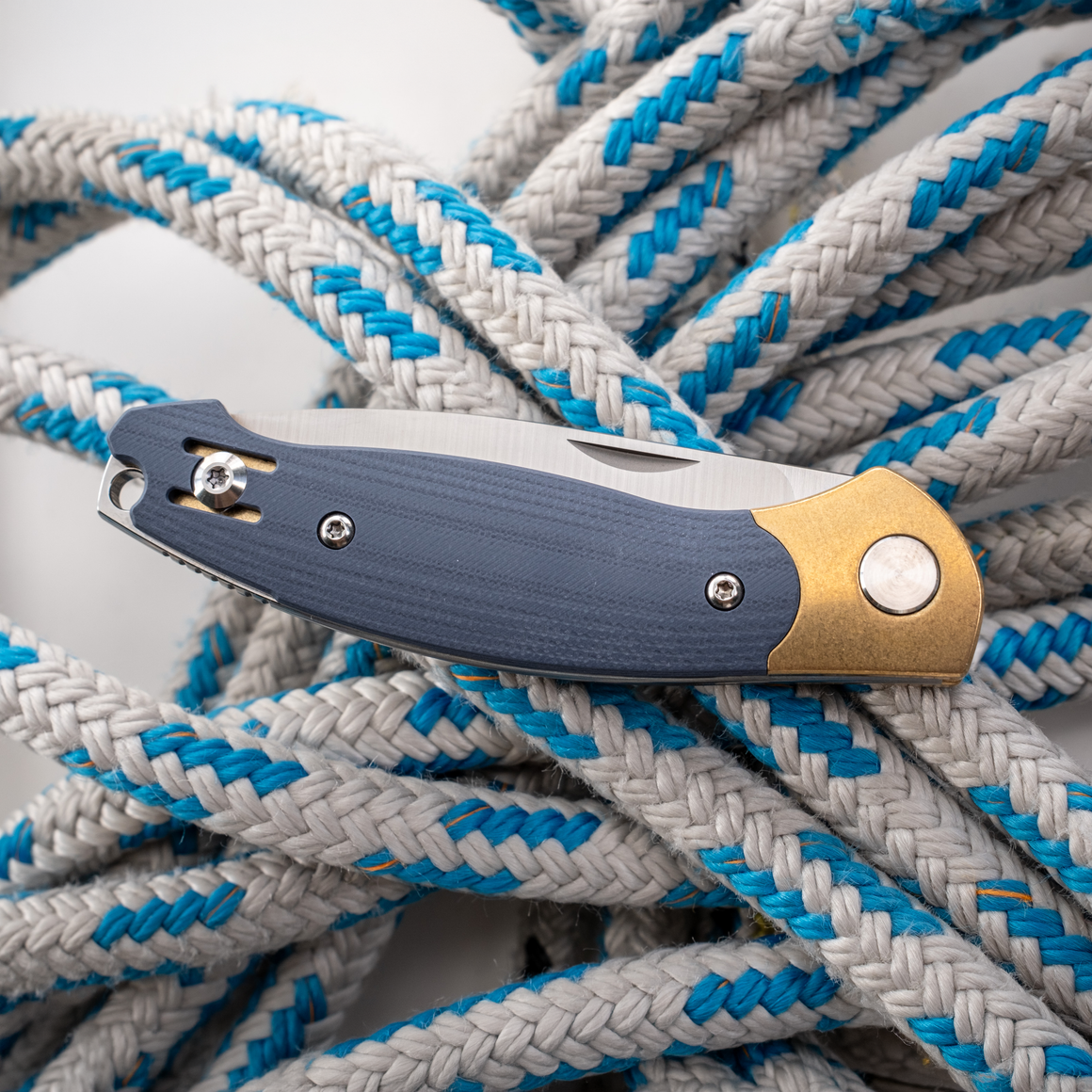 GIANT MOUSE Farley Bolstered - Dusty Blue